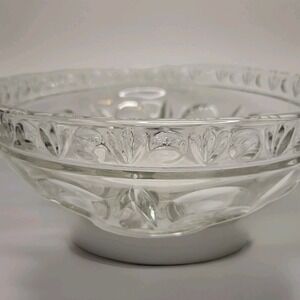 Classique Lancaster Colony Glass Salad Bowl Ball & Ollie Pattern  9-3/4" X 4"